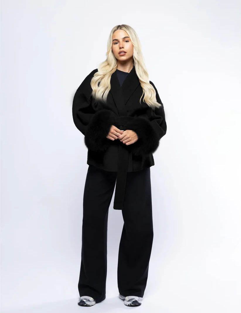 Women's Faux Fur Coat - Elegant Winter Warmth and Comfort