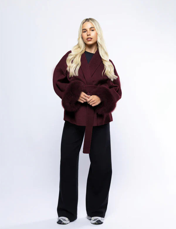 Women's Faux Fur Coat - Elegant Winter Warmth and Comfort