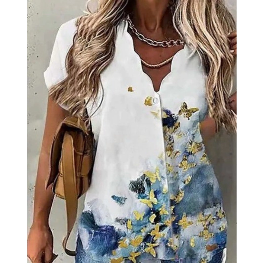 Floria | Romantic blouse with a floral print