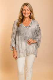 Aurora | Airy blouse with an artistic pattern 1