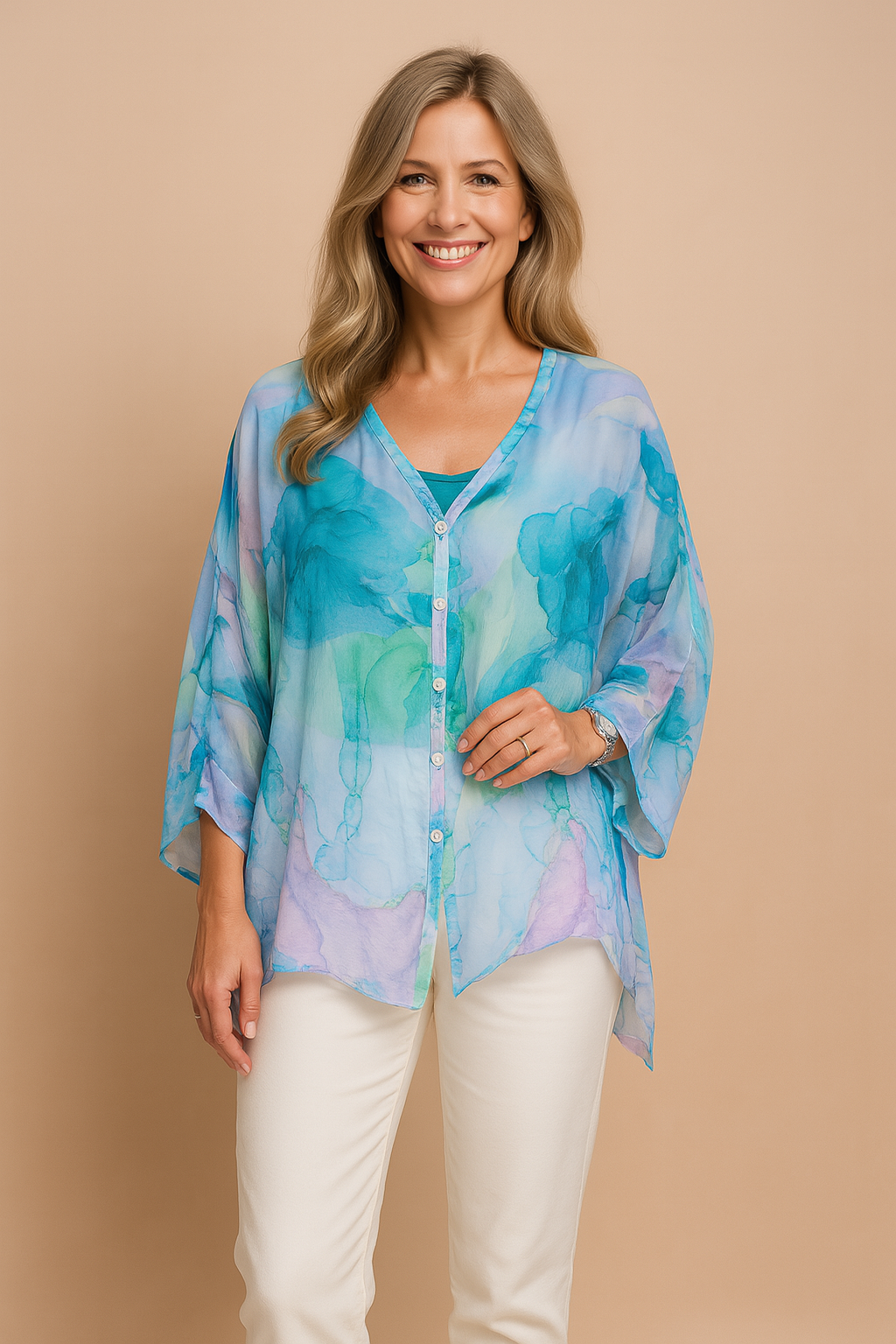 Aurora | Airy blouse with an artistic pattern 3