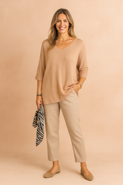 Barbara | Casual Elegance with a V-Neck 0