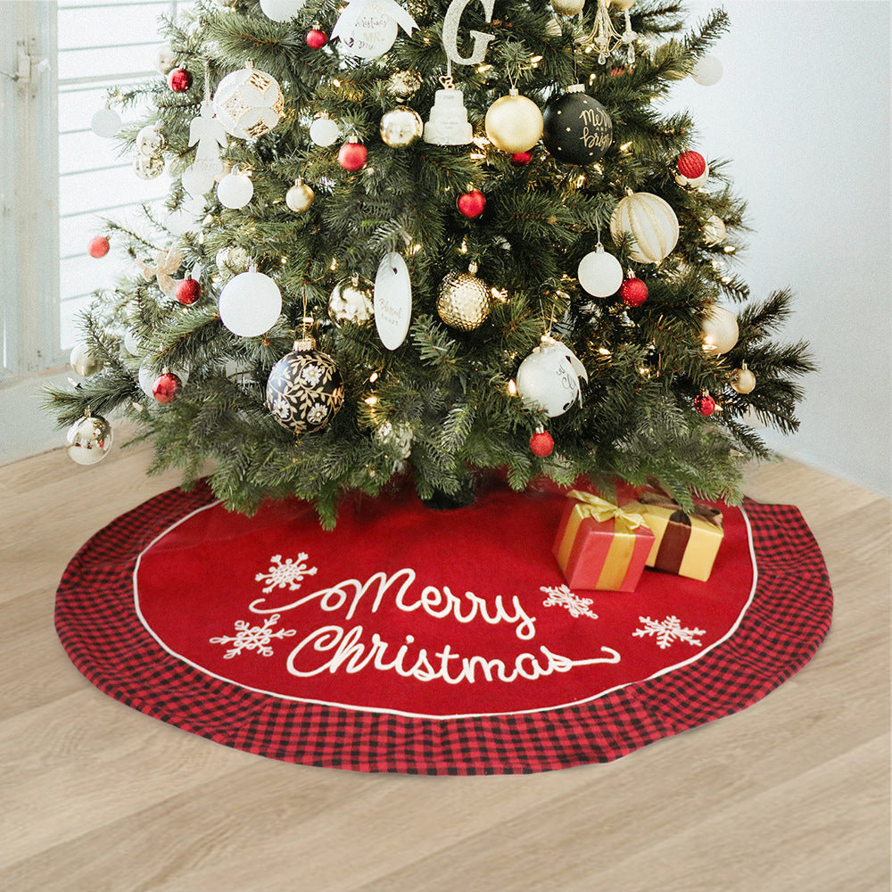 Black and red checkered Christmas tree skirt with border 1