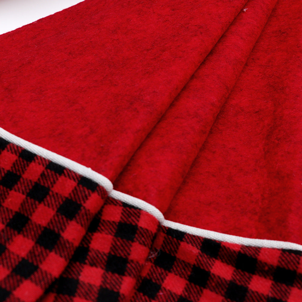 Black and red checkered Christmas tree skirt with border 4