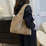 CLARA | Corduroy Shoulder Bag 2