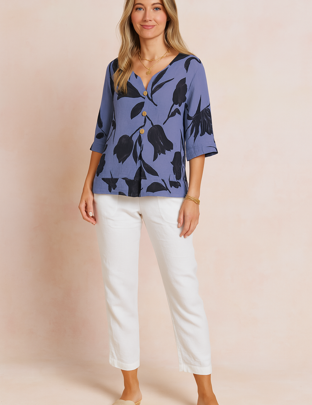 Dominika | Elegant blouse with a floral print and buttons 1