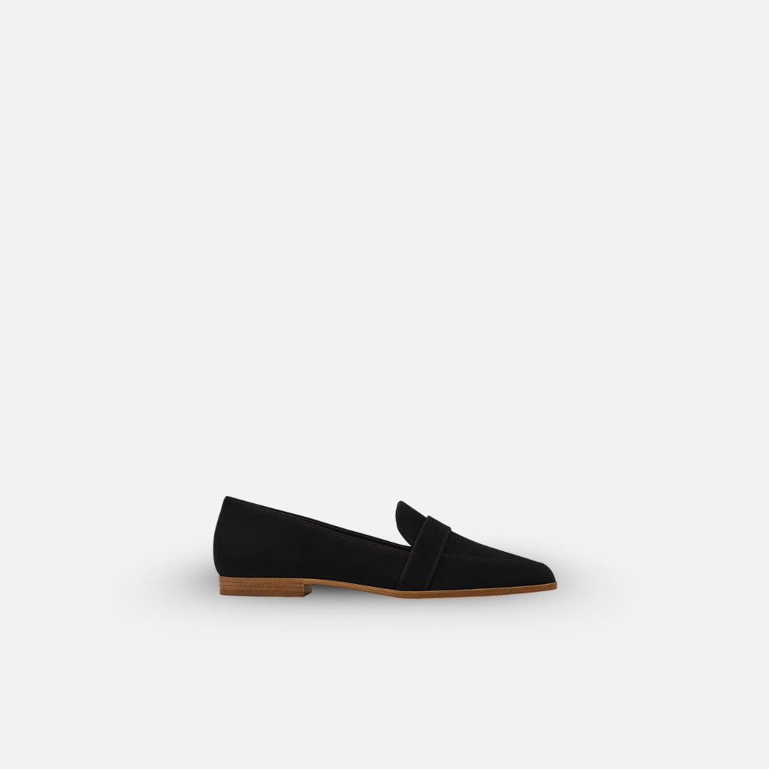 Elegant Black Leather Loafers for Women - Timeless Casual Footwear for All Occasions 1