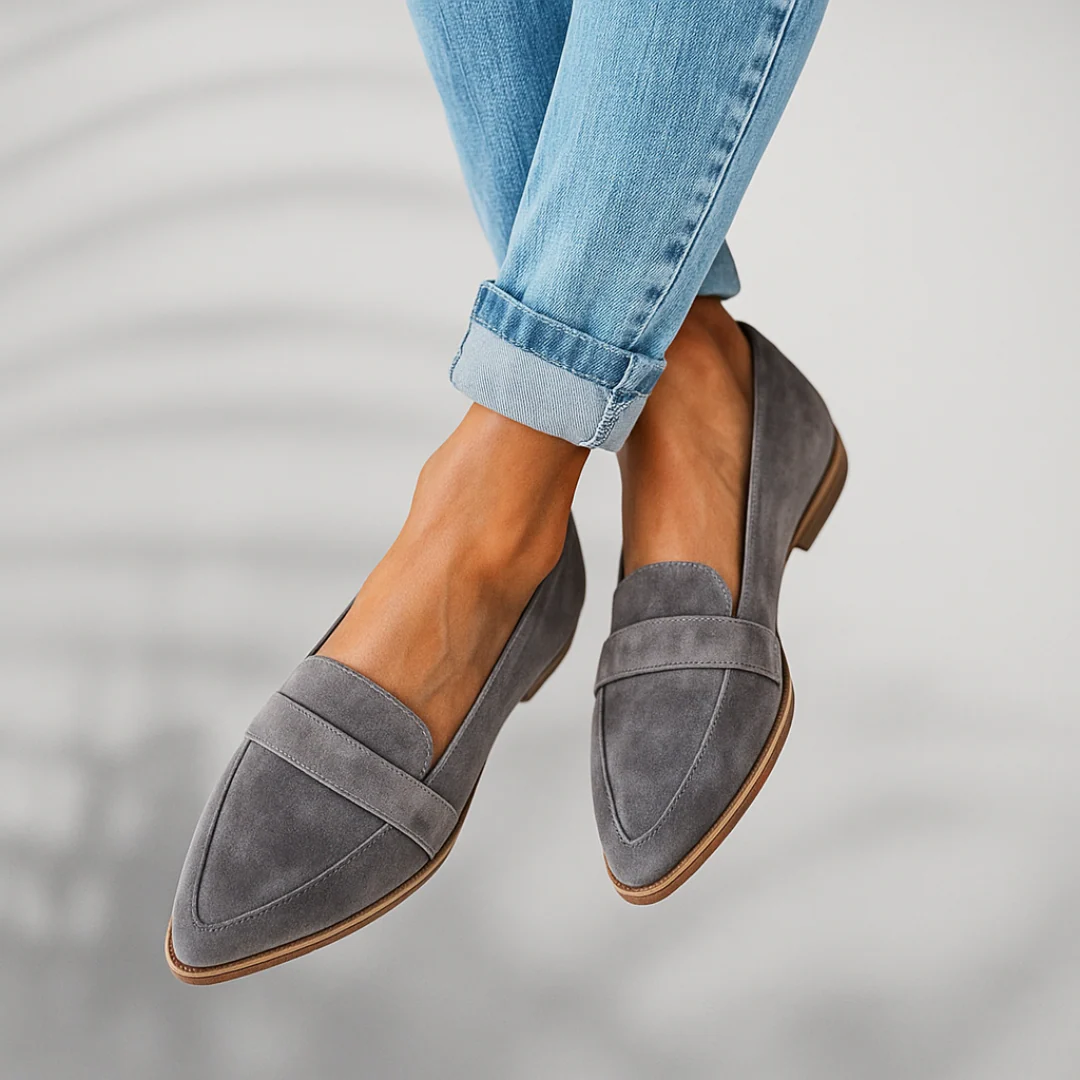 Elegant Black Leather Loafers for Women - Timeless Casual Footwear for All Occasions 5