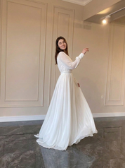 Elegant Women's Long Sleeve Wedding Dress Flowy Maxi Gown for Bridal Ceremony 2