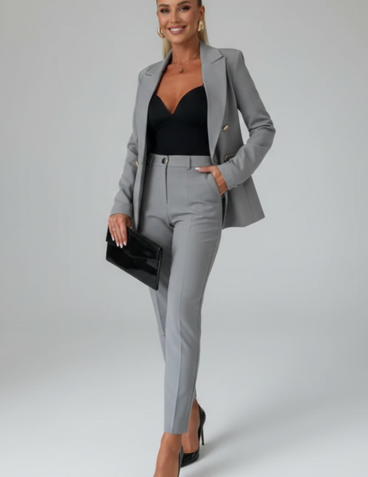 Elegant Women's Suit Set with Buttoned Jacket and Straight-Leg Trousers 9