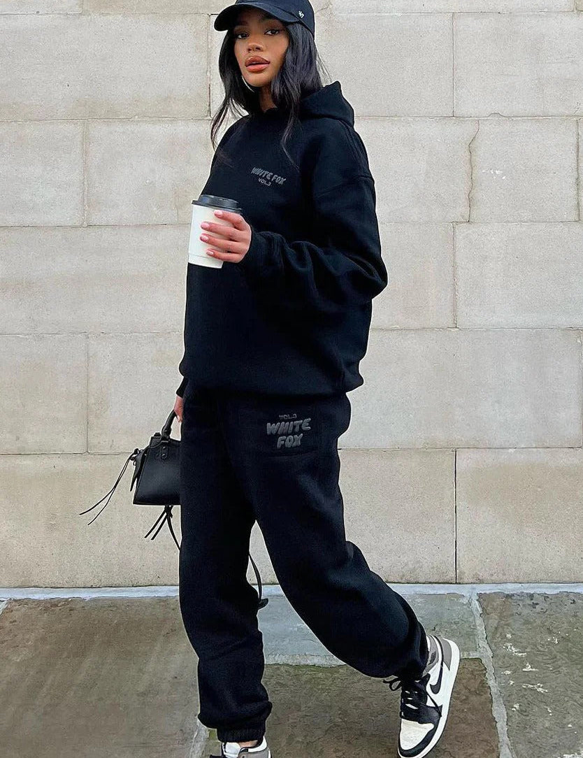 Ella | Stylish and comfortable hoodie and jogger set 2