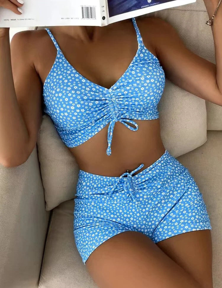 Floral print bikini with a high waist and summery flair 1