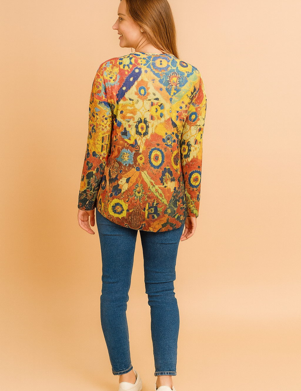 Kaja | Sweater with an artistic pattern 1