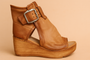 Lena | Wedge sandals with a large buckle 2