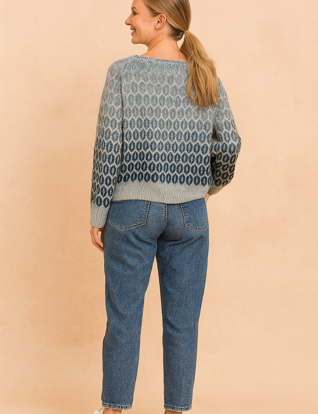 Lidia | Sweater with a geometric ombre pattern 1