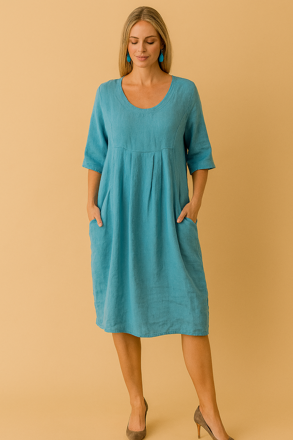 Lisa | Loose Blouse with Pockets and a Round Neckline 0