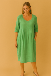 Lisa | Loose Blouse with Pockets and a Round Neckline 4