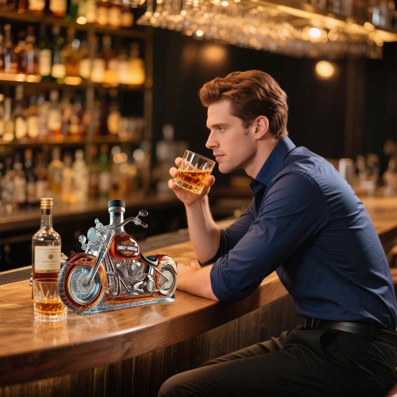 Motorcycle-Shaped Whiskey Decanter – Unique Glass Bar Accessory for Spirits and Enthusiasts 2
