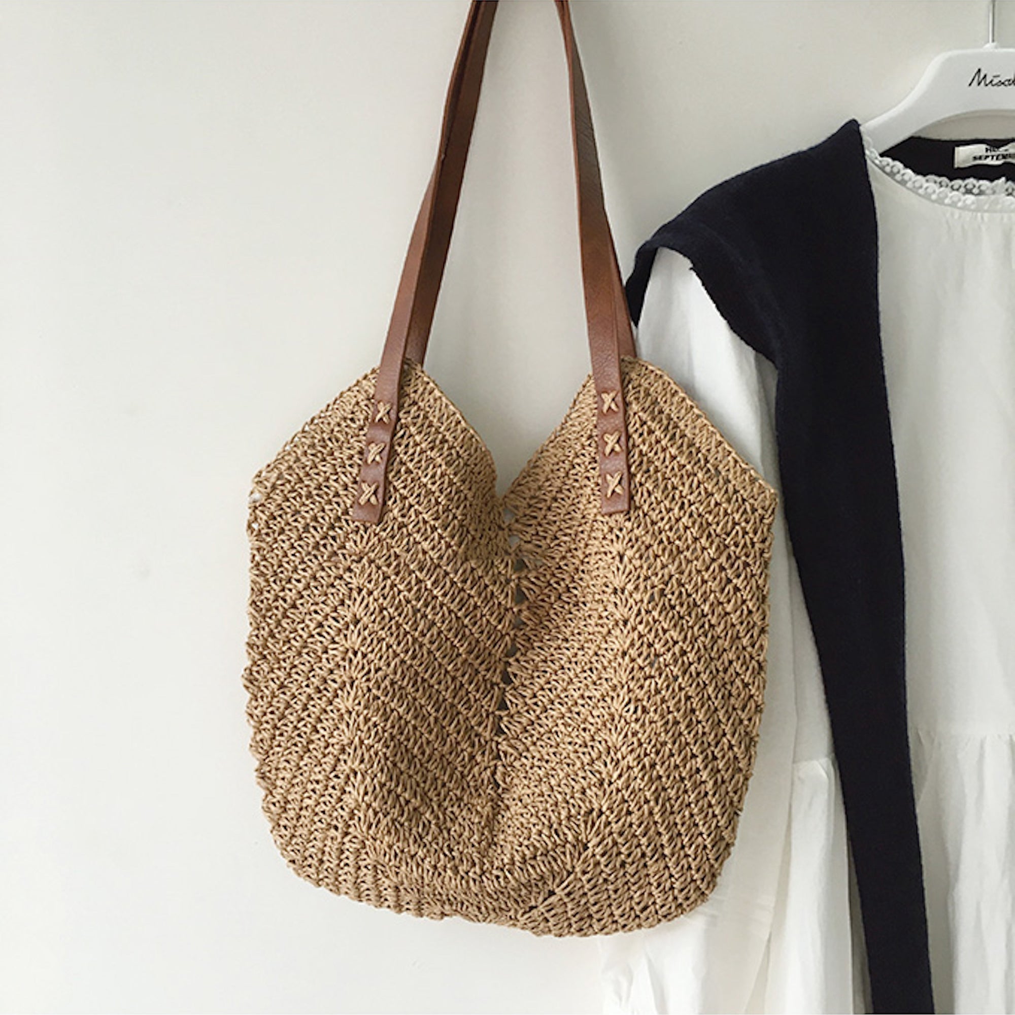NIKKI | Unique and Comfortable Beach Bag 0