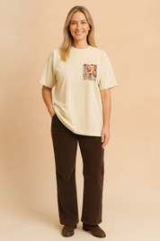 Oliwia | T-shirt with a floral pocket 0
