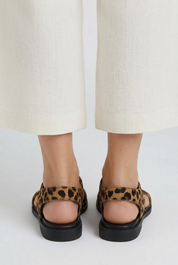 Orthopedic Leopard Print Flat Sandals with Arch Support and Slingback Strap for Women 3