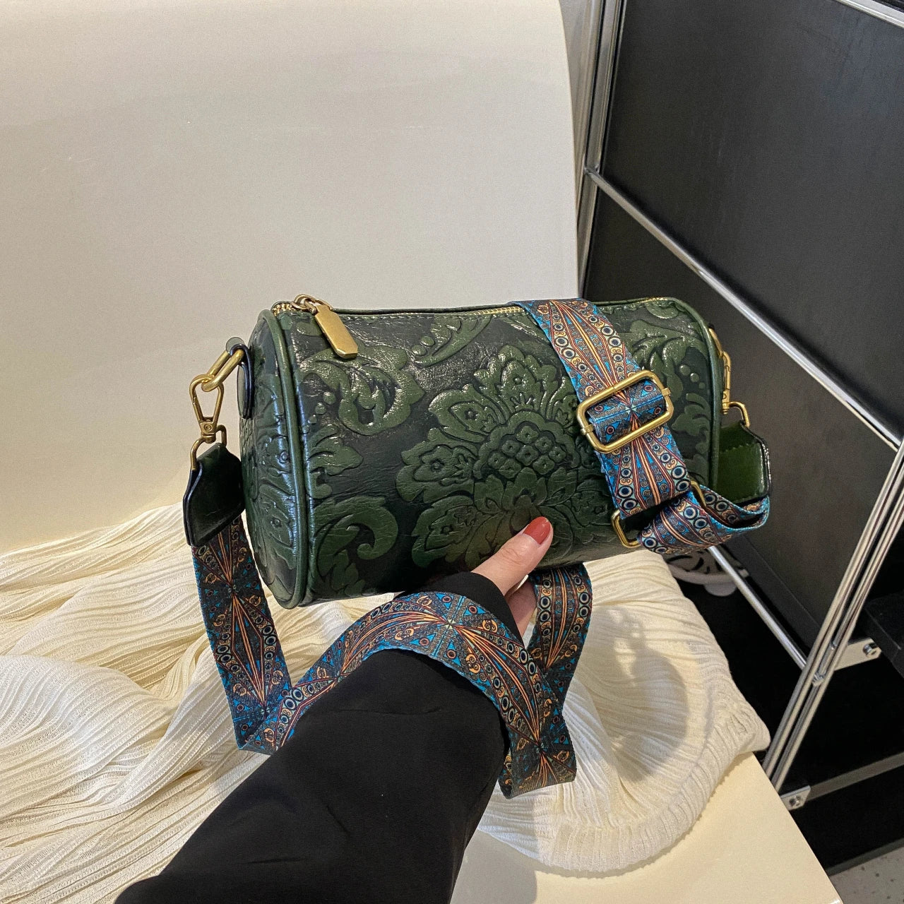 QUINN | Trendy Functional Messenger Bag 5