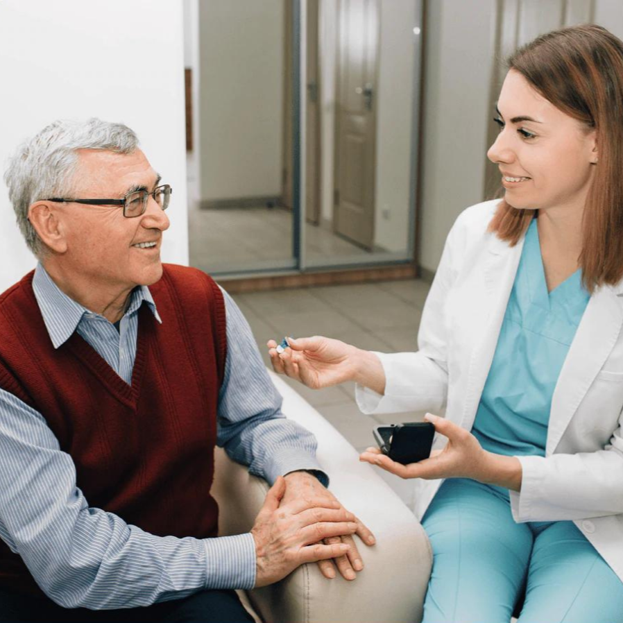 Rechargeable invisible hearing aids with noise reduction – for mild to moderate hearing loss 5