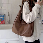 Sandra | Classic Chic Shoulder Bag 7