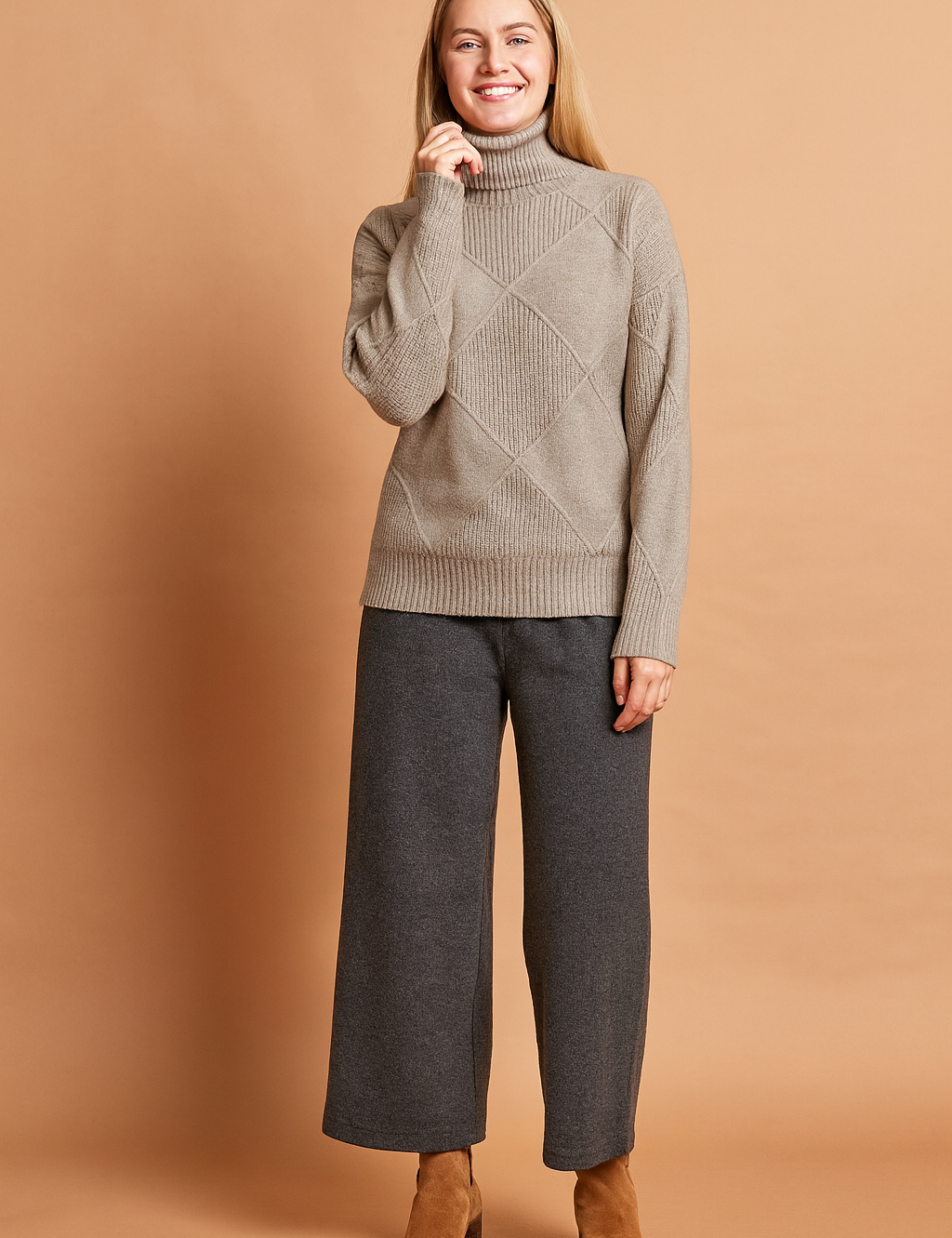 Sofia | Turtleneck Sweater with Geometric Pattern 3