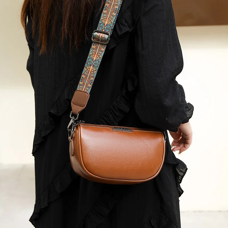 THEA | Trendy Saddle Bag 0
