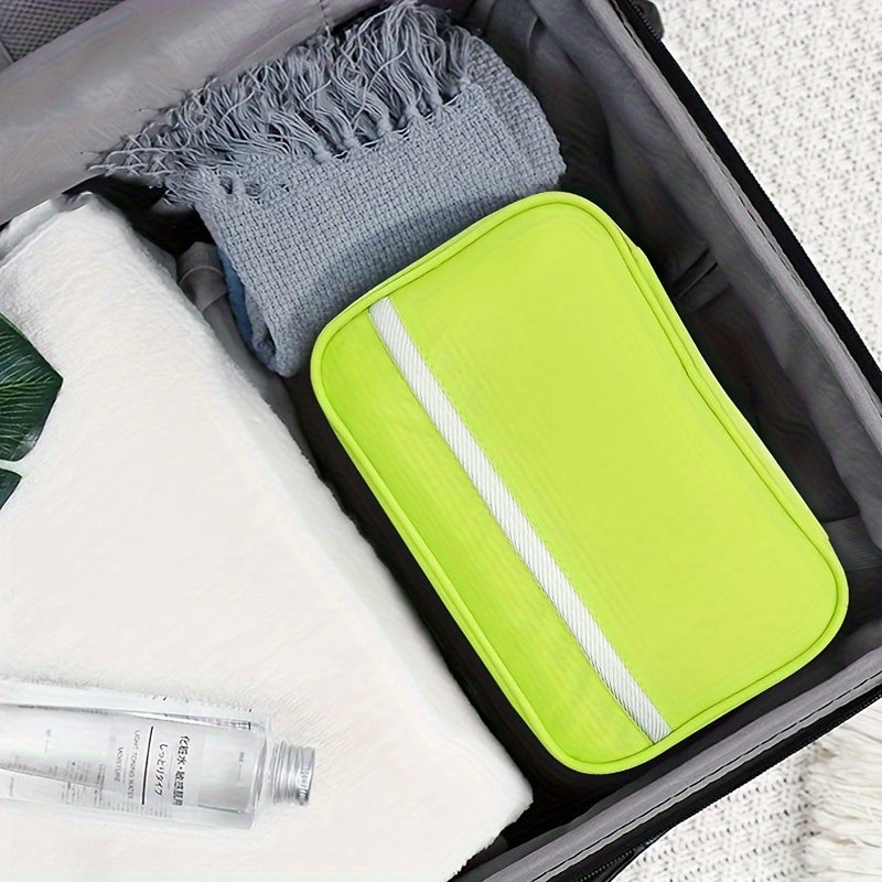 Tallulah | Compact Hanging Toiletry Bag 2