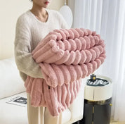 UltraDreams Luxury Fleece Blanket – soft, warm and stylish 5