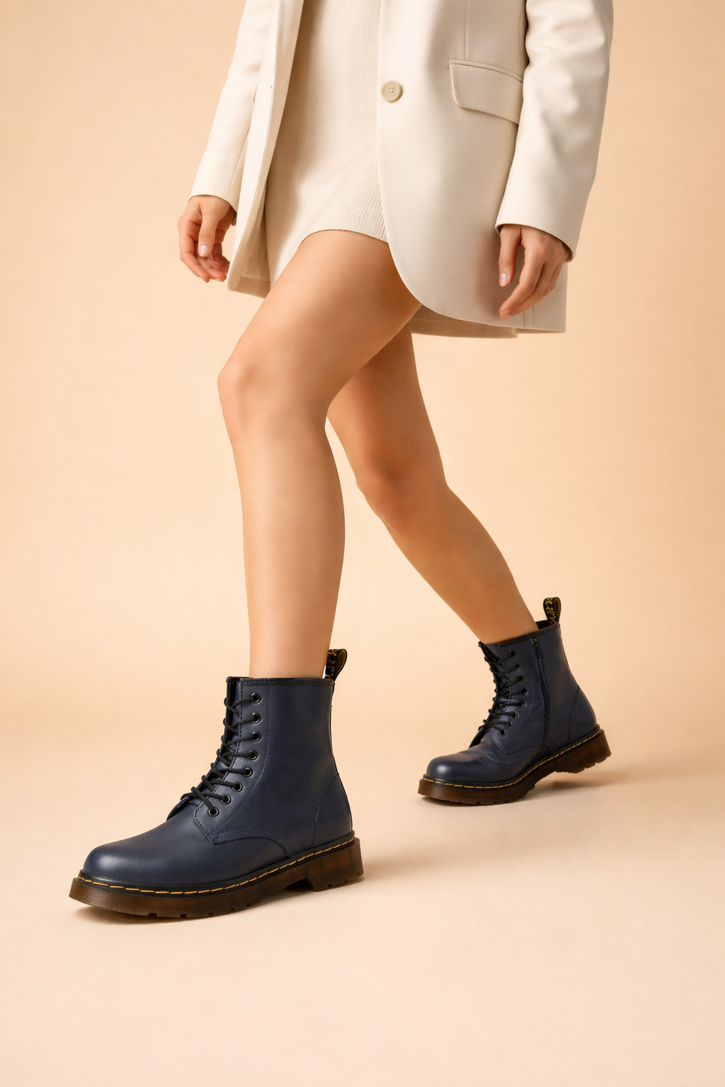 Unisex Insulated Lace-Up Black Ankle Boots Comfortable Fabric 4