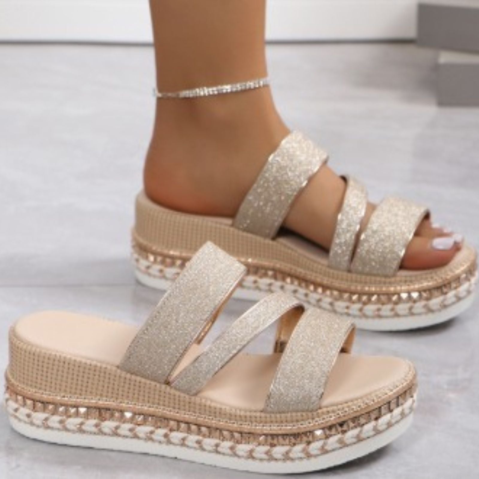 Dominika | Shiny platform sandals