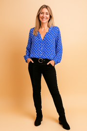 Verona | Stylish blouse with long sleeves and a scoop neckline 2