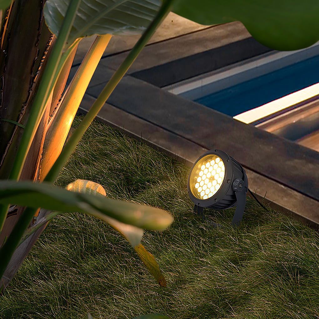 Weather-Resistant Solar Spotlights for Outdoor Use – Durable Solar Powered Security Lights for Trees, Fences, and Pathways 4