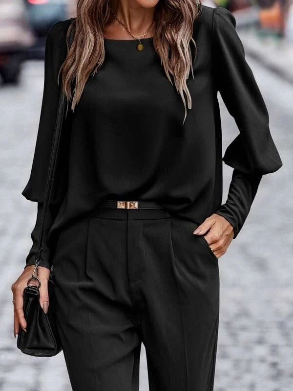Adrianna | Sophisticated long-sleeved blouse