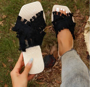 Zuzanna | Stylish flip-flops with fringes