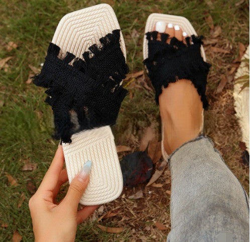 Zuzanna | Stylish flip-flops with fringes