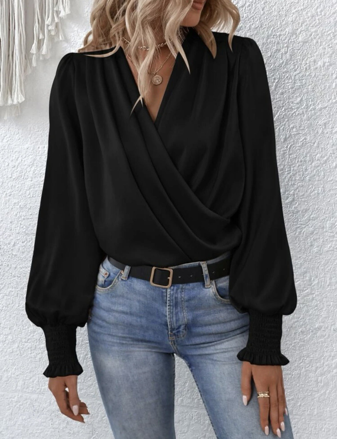 Adrianna | Sophisticated long-sleeved blouse