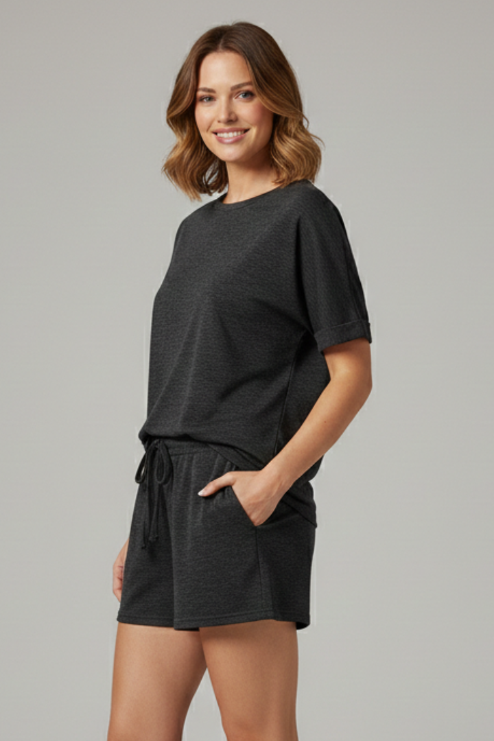 Women’s Casual Two-Piece Set with Batwing Sleeve Top and Drawstring Shorts 2