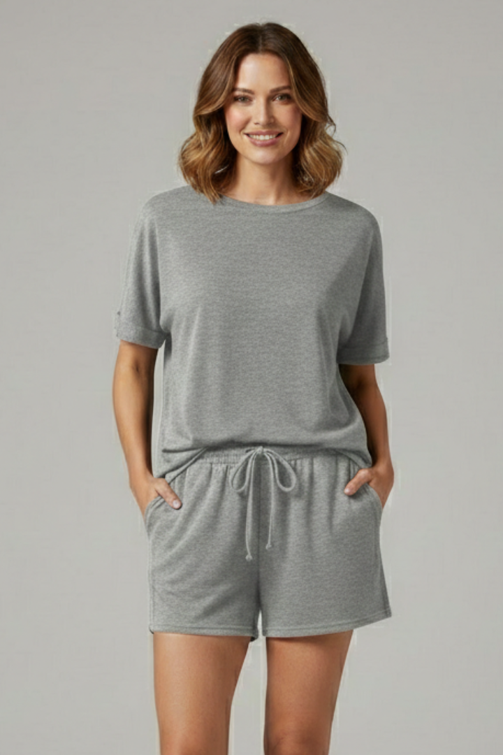 Women’s Casual Two-Piece Set with Batwing Sleeve Top and Drawstring Shorts 5