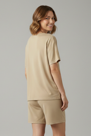 Women’s Casual Two-Piece Set with Round Neck Top and Elastic Waist Shorts 3