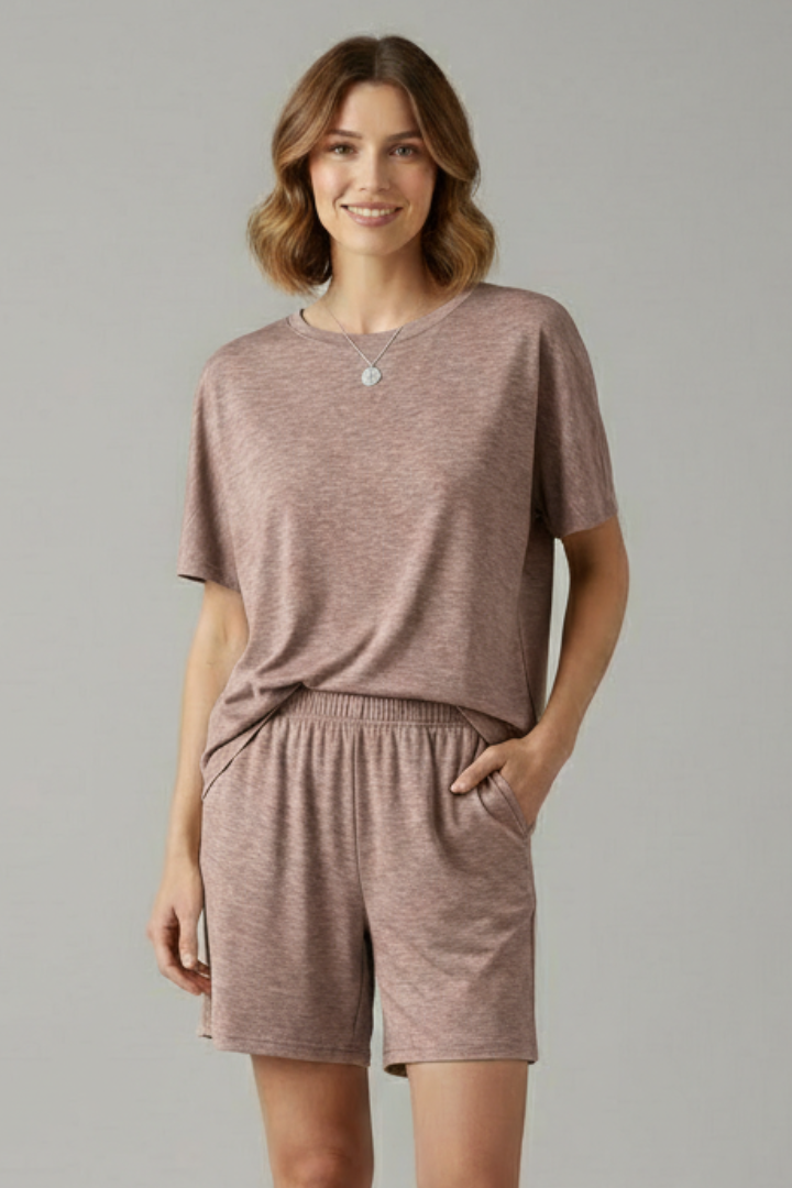 Women’s Casual Two-Piece Set with Round Neck Top and Elastic Waist Shorts 7