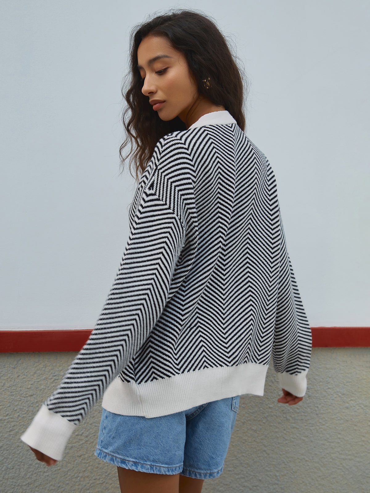 Women's Chevron Stripe Knit Cardigan with V-Neck and Button-Up Closure 1