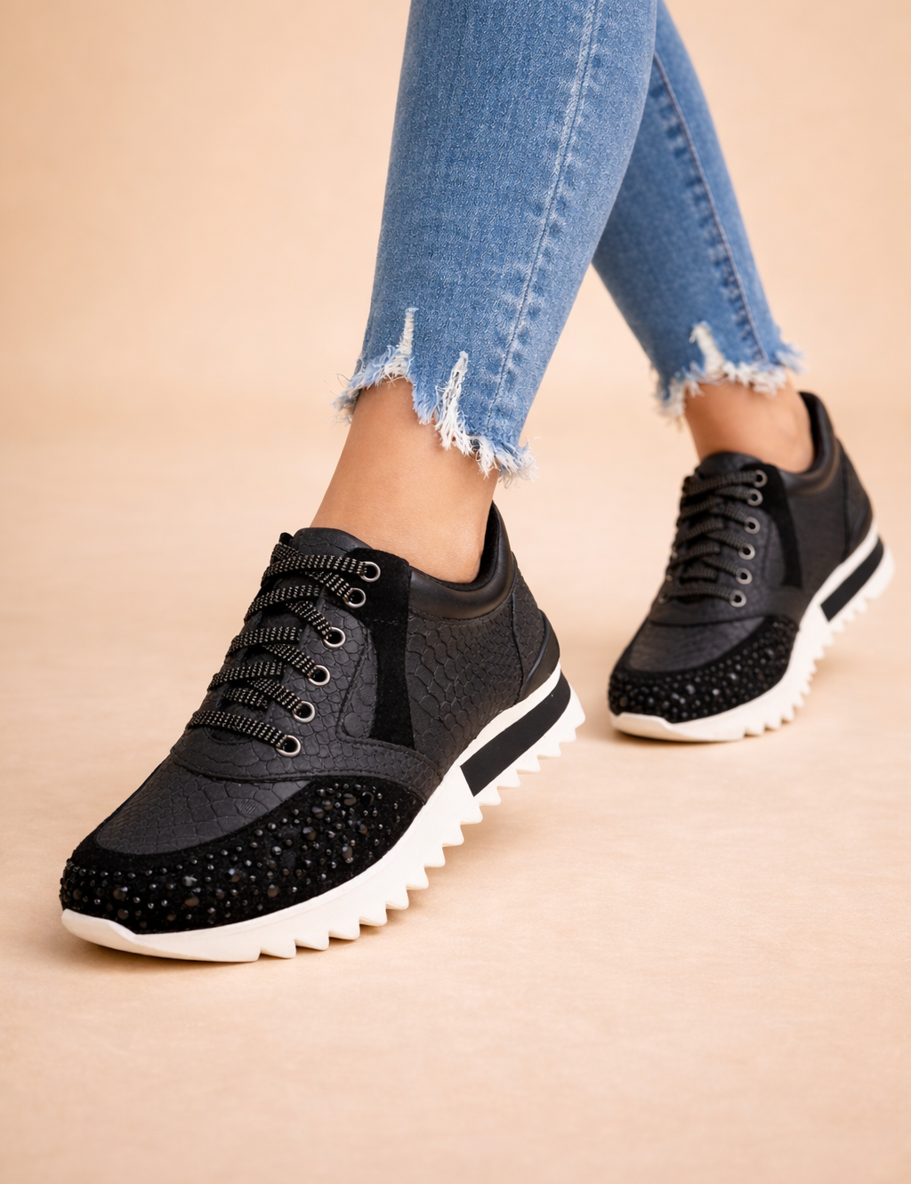 Women's Chic Fashion Sneakers Comfortable Embossed Synthetic Leather 1