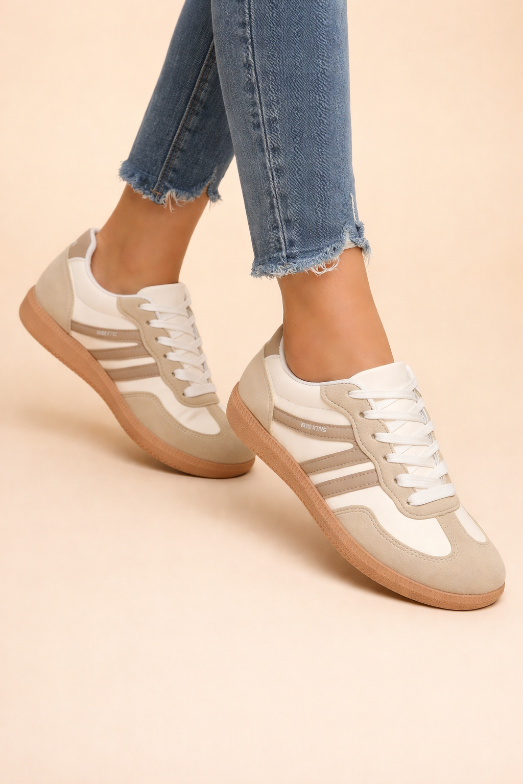 Women's Comfortable Slip-On Sneakers Trendy Design Synthetic 1