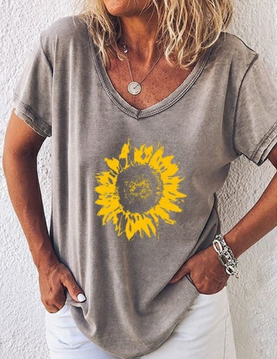 Women's Graphic Tee V-Neck Casual Cotton Shirt for Summer Fashion 2