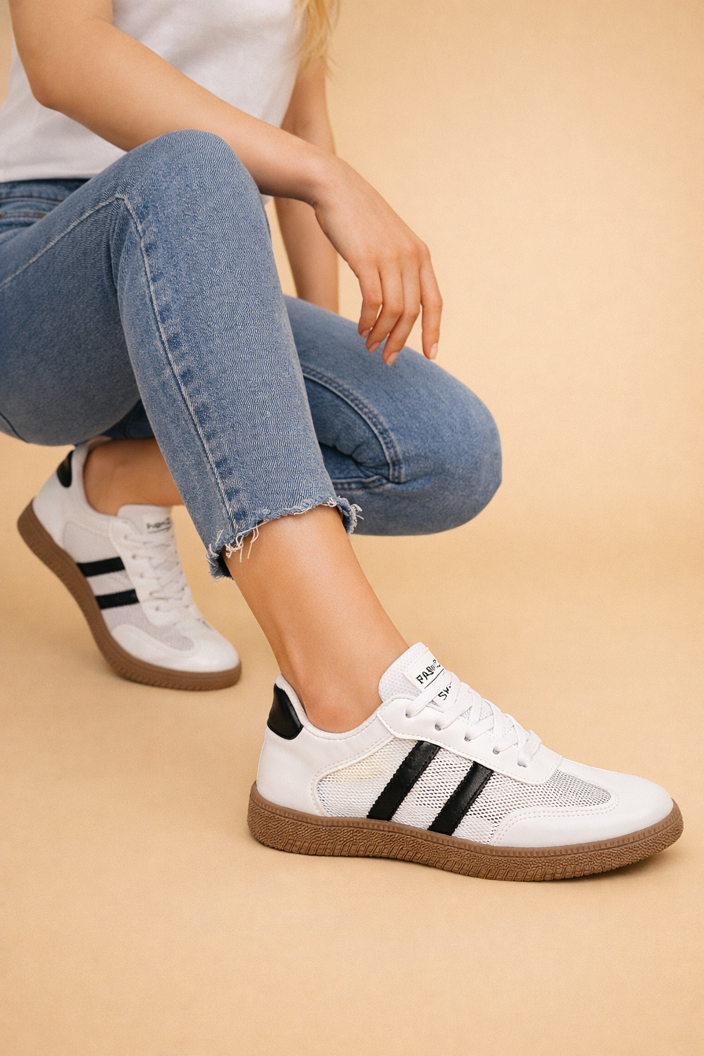 Women's Lightweight Walking Sneakers Comfortable Mesh Design 5