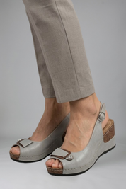 Women's Orthopedic Sandals with Arch Support and Buckle Closure for Summer Comfort 4